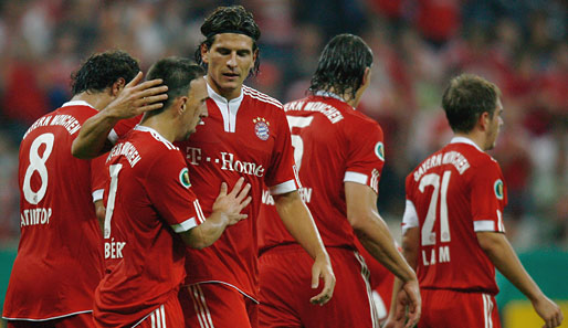Im Heimspiel gegen Köln stehen die Bayern ohne Franck Ribery (2. v. l.) unter Druck