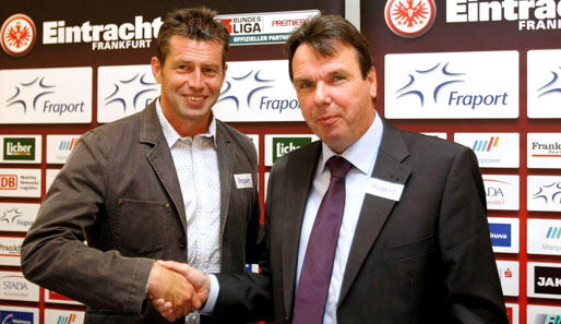 Seit 1. Dezember 2003 bei der Eintracht tätig: Frankfurts Vorstandschef Heribert Bruchhagen (r.)