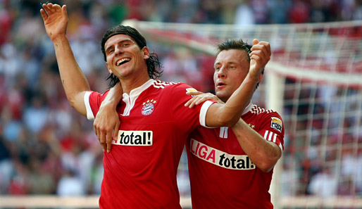 Im Hinspiel gegen Bremen erzielte Mario Gomez (l.) sein erstes Bundesliga-Tor für Bayern München