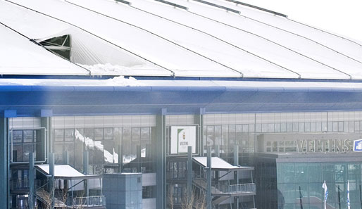 In der Schalker Arena tat sich am 13. Januar ein Loch im Dach auf