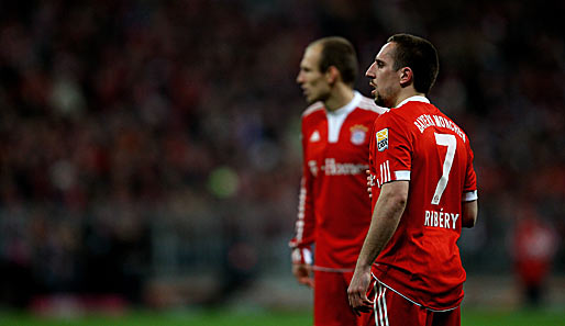 Arjen Robben (hinten) rät Franck Ribery, nicht zu Real Madrid zu wechseln