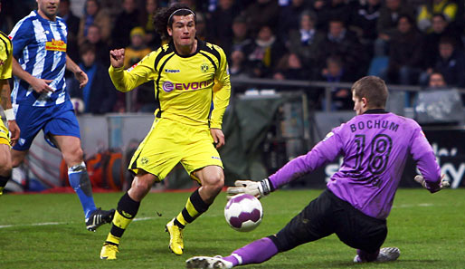 Nelson Valdez (l.) hat bislang vier Saisontore für Dortmund erzielt