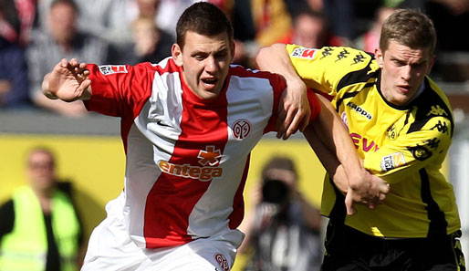 Adam Szalai (l.) bestritt in der laufenden Saison 15 Bundesliga-Spiele für Mainz