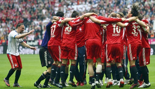 Grund zum Jubeln: Franck Ribery (l.) feiert mit dem FC Bayern die nahezu sichere Meisterschaft