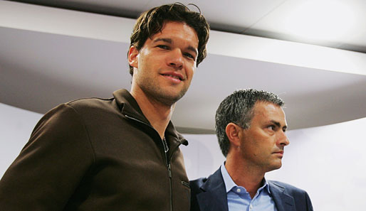 Jose Mourinho (r.) holte Michael Ballack 2006 zum FC Chelsea