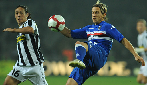Reto Ziegler (r.) spielt seit Januar 2007 für Sampdoria Genua