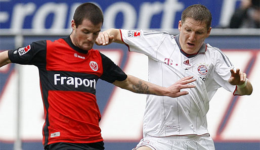 Marcel Heller (l.) bleibt bis 2011 in Diensten von Eintracht Frankfurt