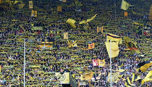 Die Dortmunder Südtribüne bietet fast 25.000 Zuschauern Platz