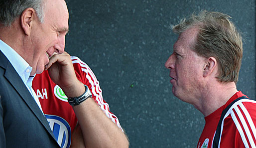 Dieter Hoeneß (l.) will zusammen mit VfL-Coach Steve McClaren in die Champions League