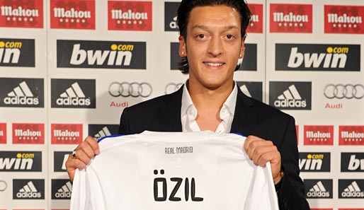 Mesut Özil wechselt nach zwei Jahren in Bremen zu Real Madrid