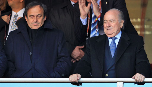 Michel Platini (l.) ist seit 2007 Präsident der UEFA