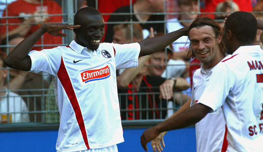 Freiburgs erfolgreicher Saisonstart hat einen Namen: Demba Papiss Cisse (l.) traf bislang viermal