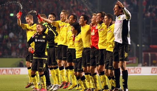 Nach zehn Spieltagen führt die Mannschaft von Borussia Dortmund die Tabelle an