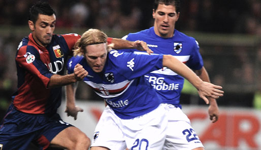 Marco Padalino (M.) wechselte 2008 für 2,5 Millionen von Piacenza Calcio nach Genua
