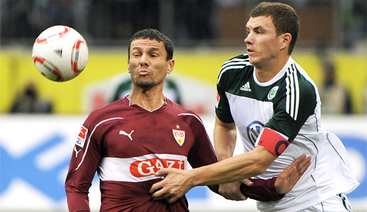 Khalid Boulahrouz (l.) vom VfB Stuttgart, hier im Duell mit Edin Dzeko, wird umworben