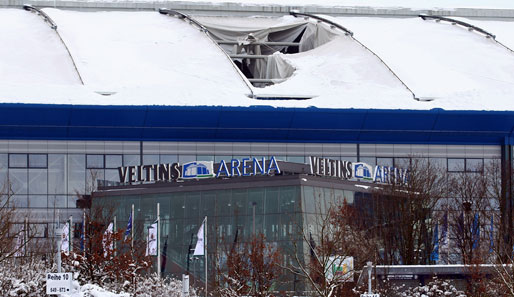 Den größten Dachschaden auf Schalke hat definitiv die Arena - auch über der Pressetribüne