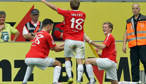 Andre Schürrle (r.) erzielte im Hinspiel das entscheidende 2:1-Siegtor gegen Kaiserslautern