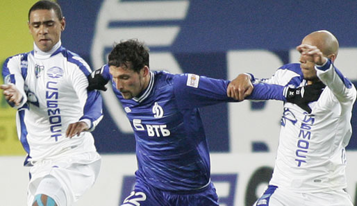 Kevin Kuranyi (M.) hat in 16 Spielen für Dynamo Moskau neun Mal getroffen