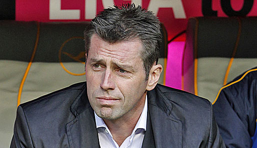 Michael Skibbe bleibt bis 2012 Trainer bei Eintracht Frankfurt