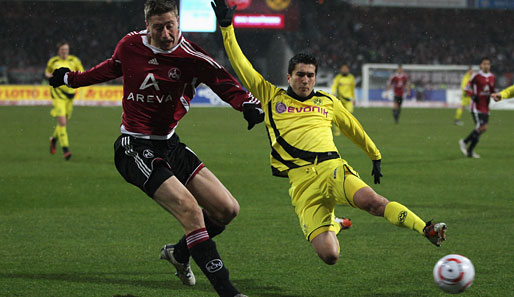Mit vollem Einsatz in jeden Zweikampf: Mittelfeldstar Nuri Sahin von Borussia Dortmund