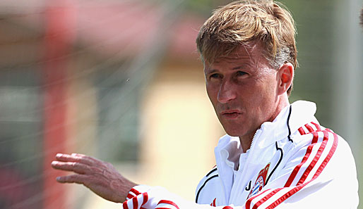Feiert am Sonntag Premiere als Cheftrainer des FC Bayern: Andries Jonker