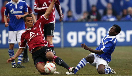 Schalke 04 hat die Ablöse für Anthony Annan (r.) wohl noch nicht an Rosenborg überwiesen