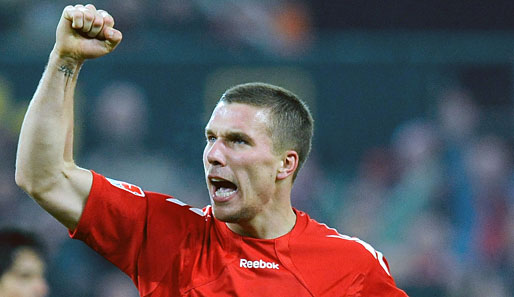 Lukas Podolski fordert von seinen Kölnern einen Sieg gegen Leverkusen im rheinischen Derby