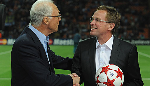 Franz Beckenbauer (l.) will Manuel Neuer nahezu um jeden Preis zum FC Bayern holen
