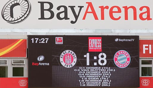 Auch in der BayArena in Leverkusen war der Kantersieg der Bayern gegen St. Pauli allgegenwärtig