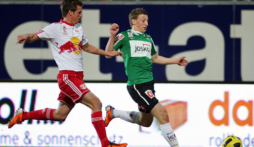 Der österreichische Nationalspieler Daniel Royer (r.) wechselt vom SV Ried zu Hannover 96