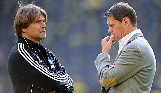 Betretene Mienen: HSV-Trainer Michael Oenning (l.) und Sportchef Frank Arnesen