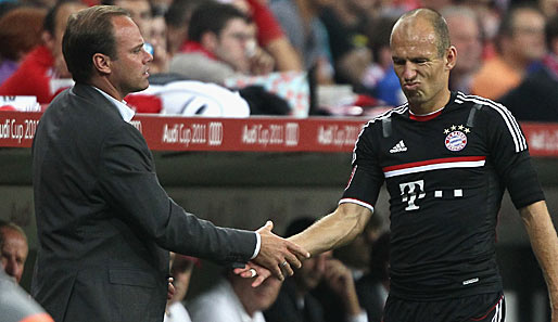 Christian Nerlinger (l.) fordert eine bessere Einstellung der Bayern-Spieler