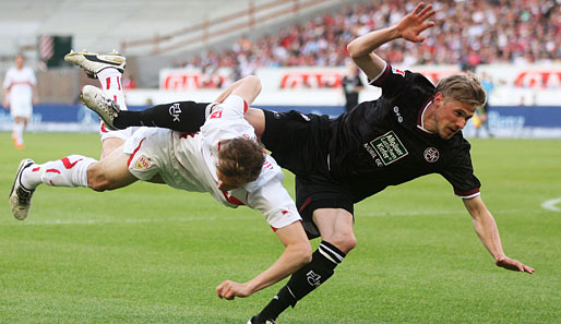 Oliver Kirch (r.) droht im Spiel gegen den FC Augsburg auszufallen