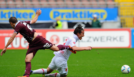 Der FC Augsburg muss auf den Rechtsverteidiger Paul Verhaegh verzichten