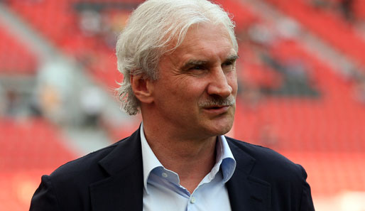 Bayer-Leverkusen-Sportdirektor Rudi Völler plant weiterhin mit Michael Ballack