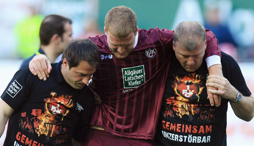 Adam Nemec fällt angeschlagen im Spiel gegen den FSV Mainz 05 aus