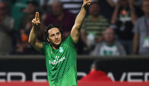 Stürmer Claudio Pizarro ist der Garant für den Aufschwung von Werder Bremen