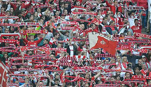 Die Angriffe einiger Kölner Fans auf Schalker Anhänger kostet den FC 10.000 Euro