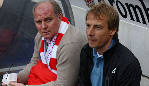 In der Nachbetrachtung war Uli Hoeneß (l.) nicht zufrieden mit der Leistung von Jürgen Klinsmann