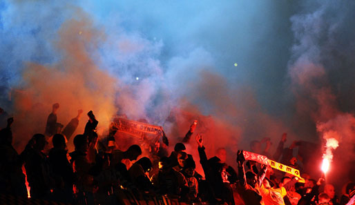 Beim DFB-Pokal-Spiel in Dortmund zündeten Dresden-Fans bengalische Feuer