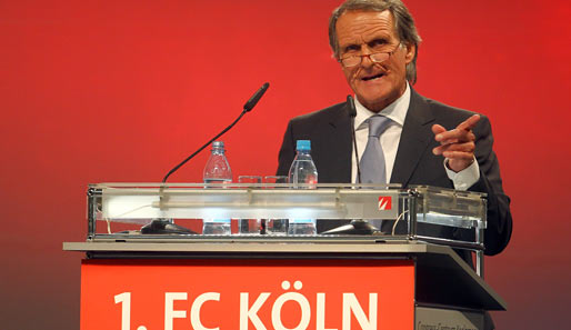 Wolfgang Overath gab auf der Mitgliederversammlung des 1. FC Köln seinen Rücktritt bekannt