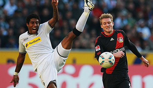 Dante (l.) denkt nicht mehr an einen Weggang von Borussia Mönchengladbach