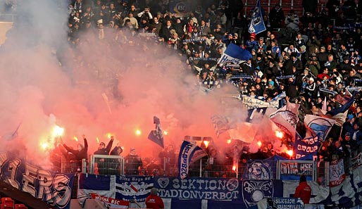 Beim Spiel gegen Stuttgart zündeten die Fans von Hertha BSC Pyrotechnik
