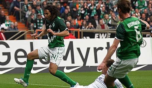 Claudio Pizarro (l.) und Tim Borowski stehen in Bremens Kader gegen Schalke