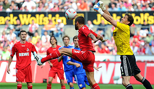 Rene Adler (r.) riskierte zwölf Jahre für Bayer Leverkusen Kopf und Kragen
