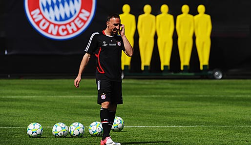 Franck Ribery steigt verspätet in das Mannschaftstraining des FC Bayern ein