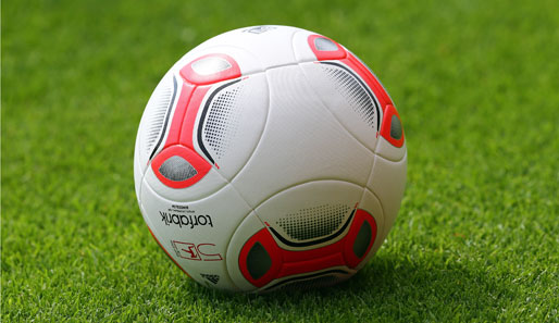 Das Design des neuen Einheitsspielballs huldigt der 50. Bundesligasaison
