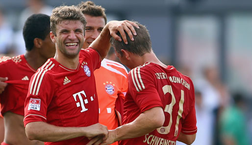 Thomas Müller (l.) erzielte den wichtigen Treffer zum 1:0 für die Bayern gegen Greuther Fürth