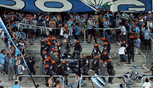 Feierliche Stadioneröffnung in Porto Alegre. Nicht im Bild sind die Pauschaltouristen vom HSV