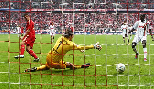 Mal sehen, ob Mario Gomez (l.) wieder trifft - der FC Bayern ist am Samstag in Augsburg zu Gast